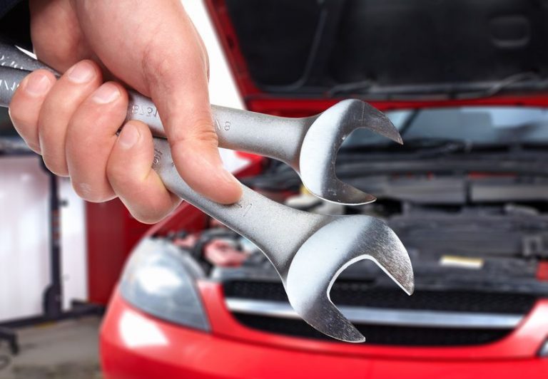 אצבעותיו של עובד זר נקטעו: רשלנות חמורה של המעסיקה