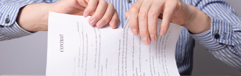 הפרת חוזה: עילות, סעדים והתמודדות משפטית