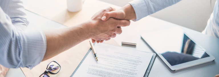 האם חוזה העבודה שלכם באמת מגן עליכם? מדריך מעודכן לעובדים ולמעסיקים